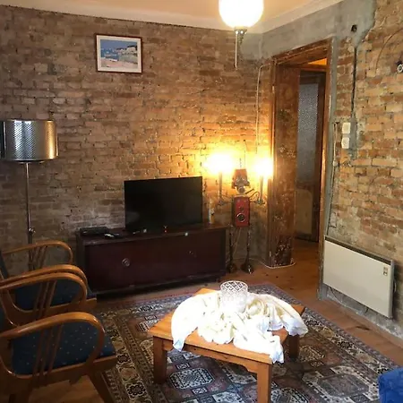 Apartment Ozzy Homes *
