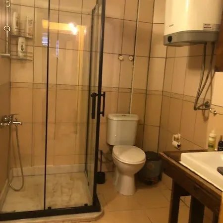 Ozzy Homes Apartment *